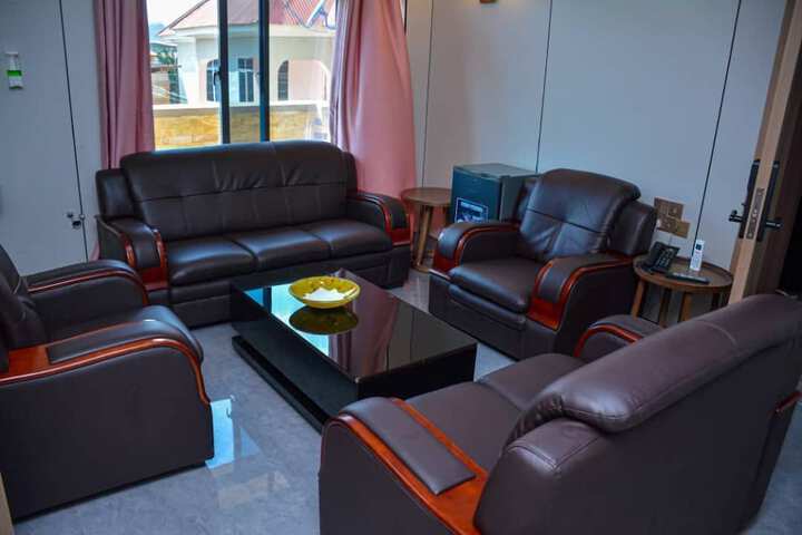 Room 2 of 6
