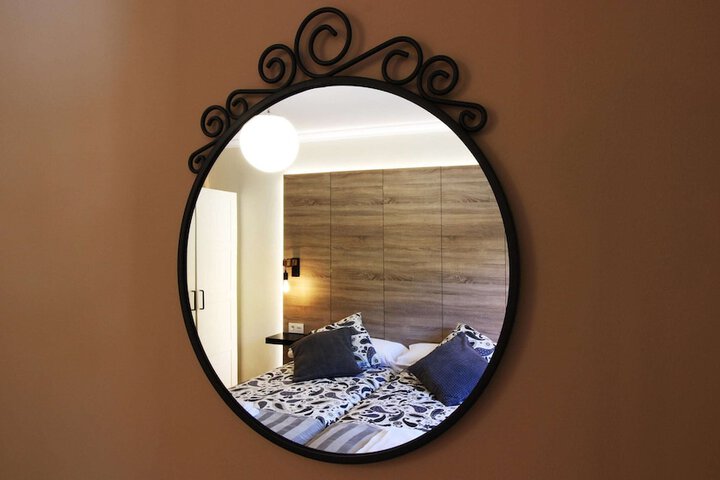 Room 9 of 53