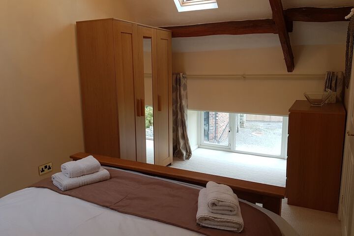 Room 2 of 105
