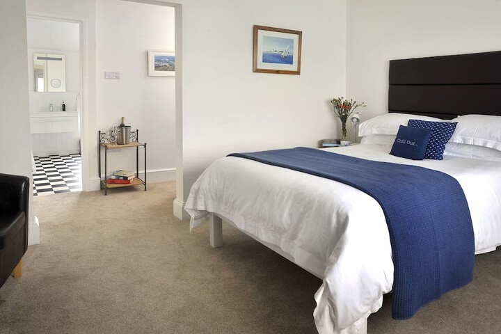 Room 9 of 14