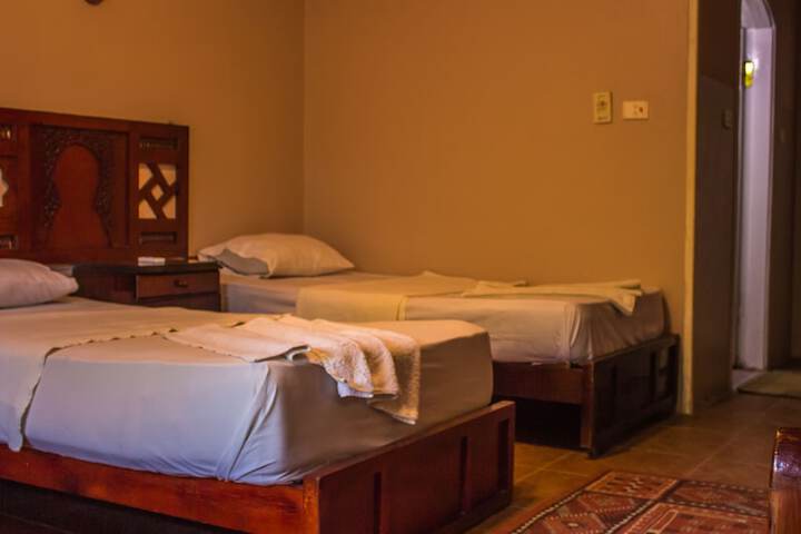 Room 28 of 74