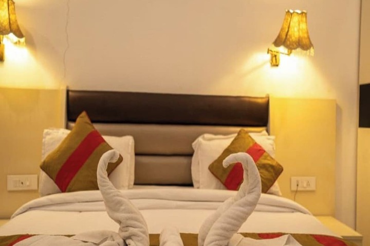 Room 4 of 27