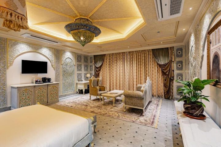 Room 2 of 12