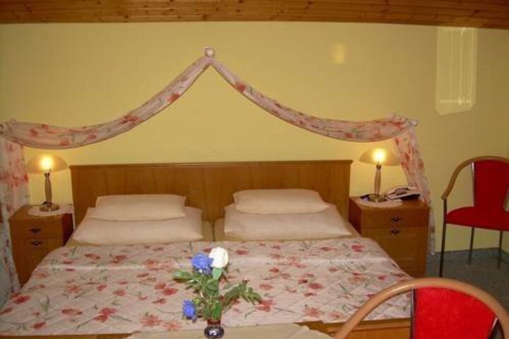 Room 2 of 13
