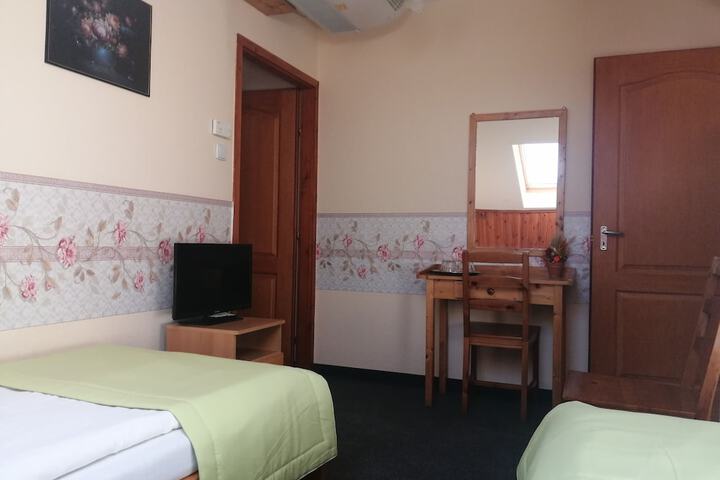 Room 9 of 46
