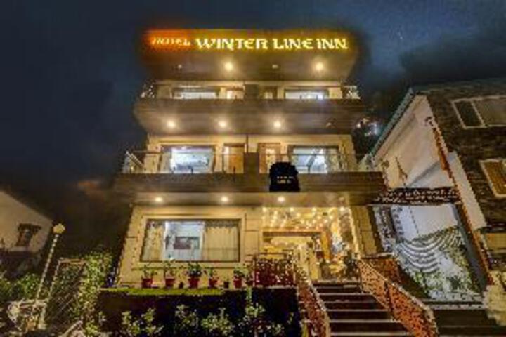 Vaccinated Staff - Townhouse Oak Hotel Winter Line Inn