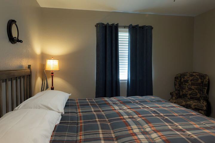 Room 353 of 917