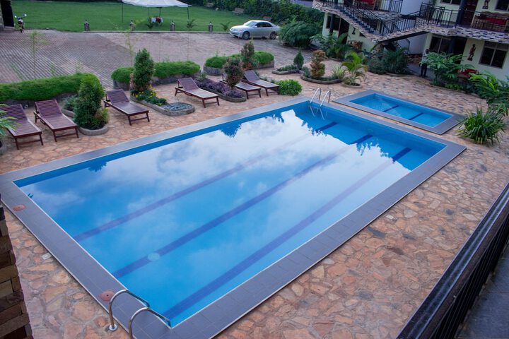 Pool 13 of 17