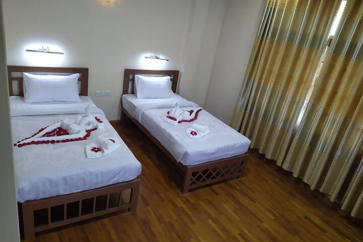 Room 5 of 35