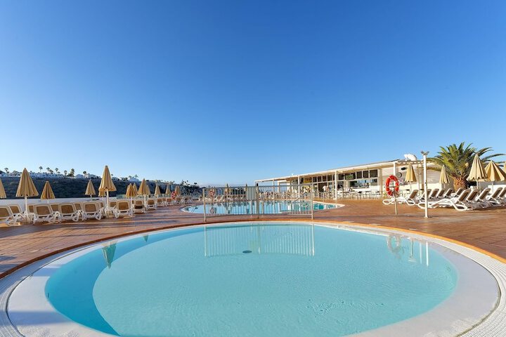 Pools & Facilities