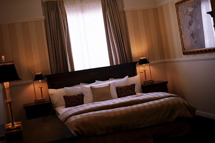 Room 8 of 37