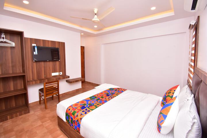 Room 13 of 26