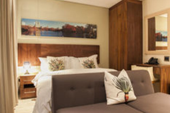 Room 13 of 33
