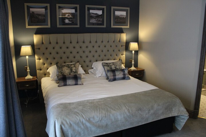 Room 32 of 52