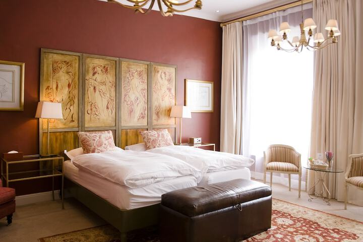 Room 4 of 46
