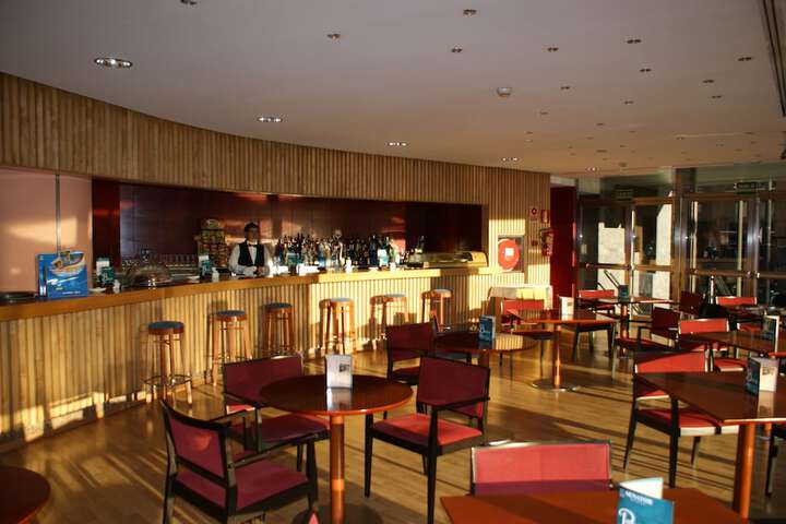 Lounge 126 of 145