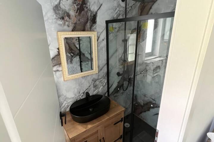 Room 15 of 31