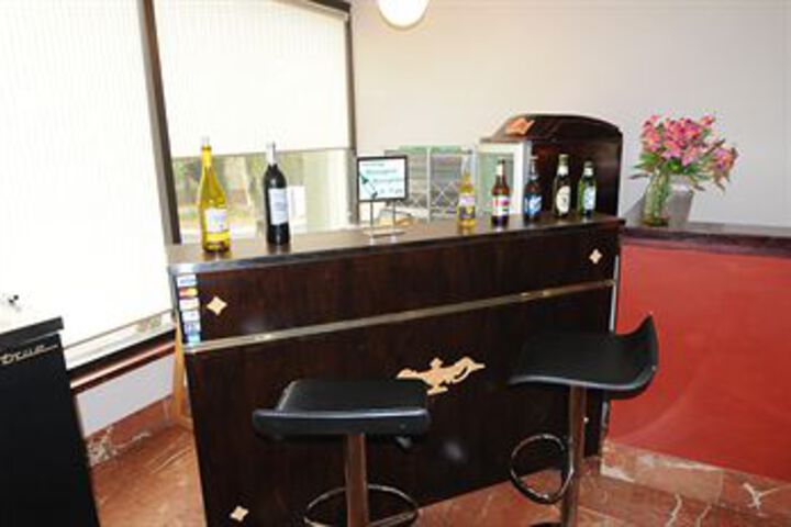 Hotel Bar