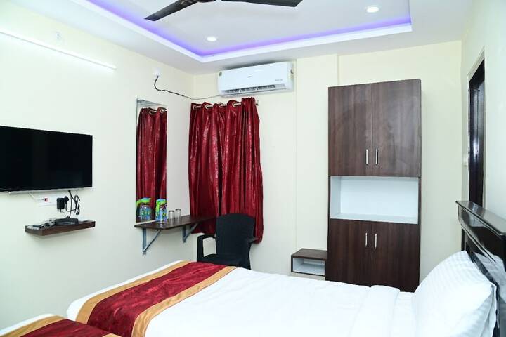Room 2 of 5