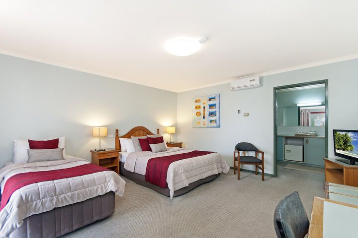 Room 11 of 30