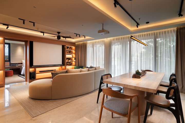 Room 47 of 85