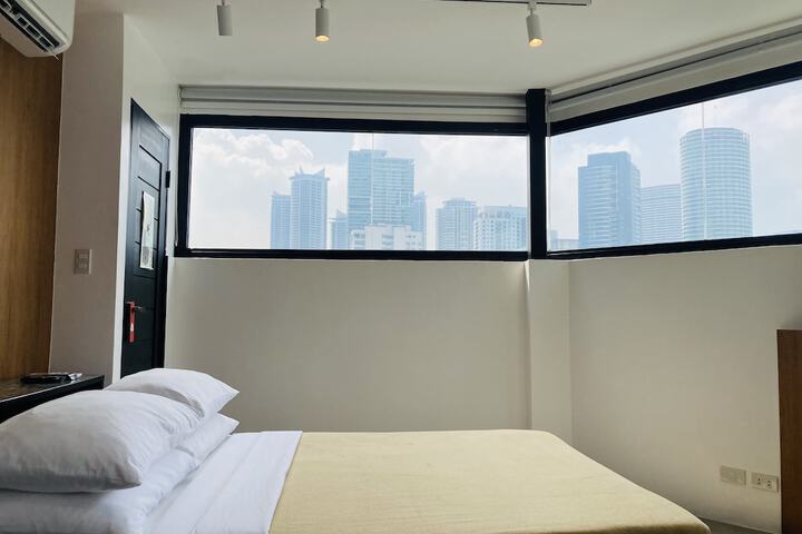 Room 21 of 40