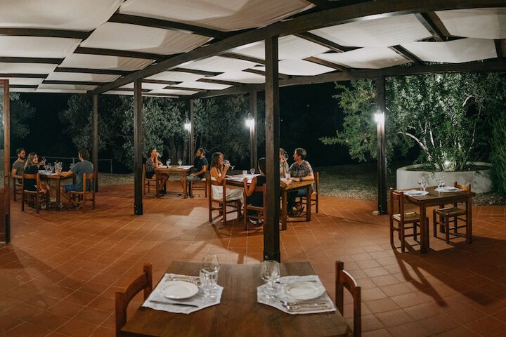 Dining 11 of 33