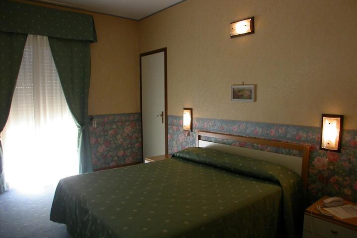 Room 23 of 65