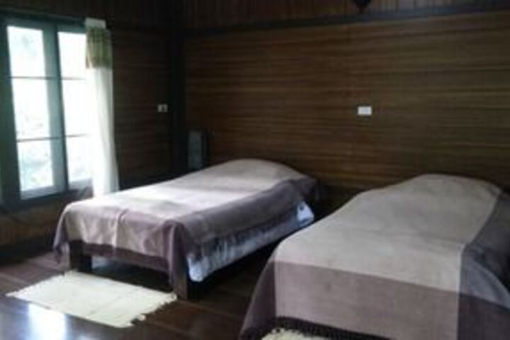 Room 13 of 17