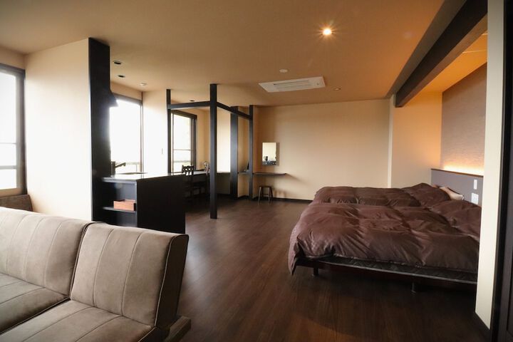 Room 15 of 107