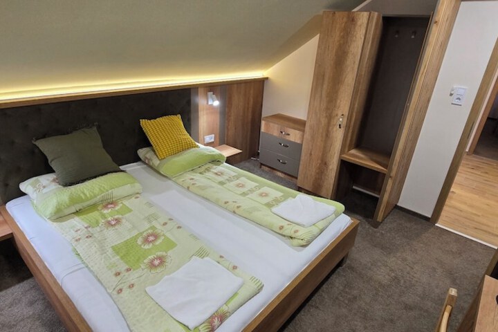 Room 36 of 79