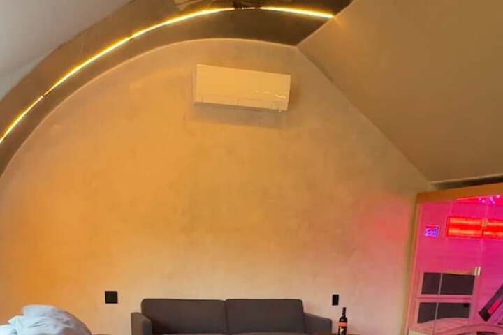 Room 6 of 55