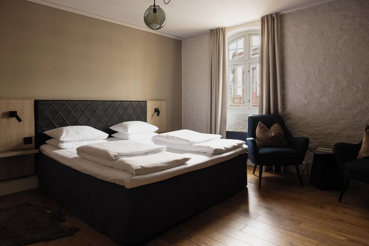 Room 43 of 107