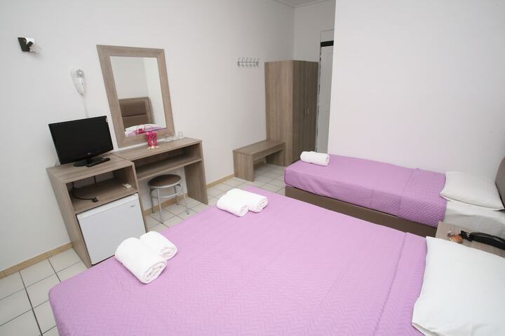 Room 4 of 44