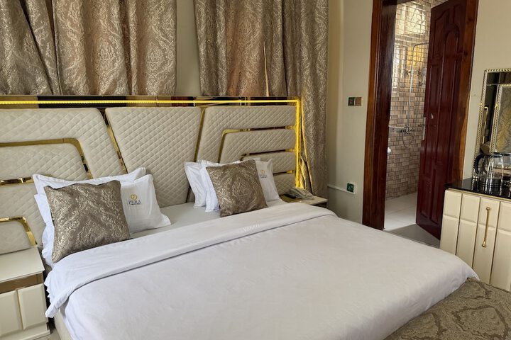 Room 3 of 10