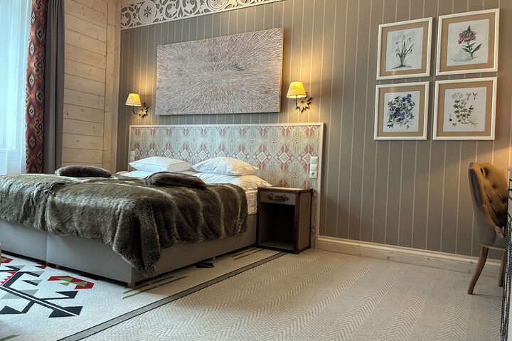 Room 15 of 94