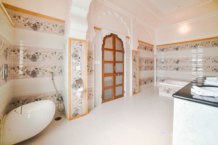 Room 42 of 62