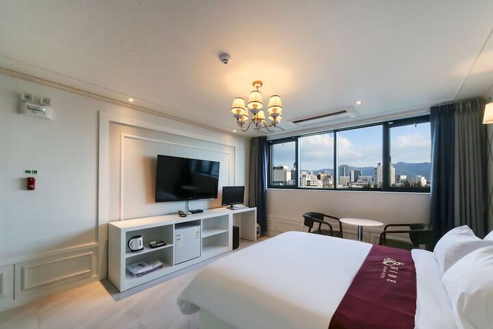 Room 11 of 60