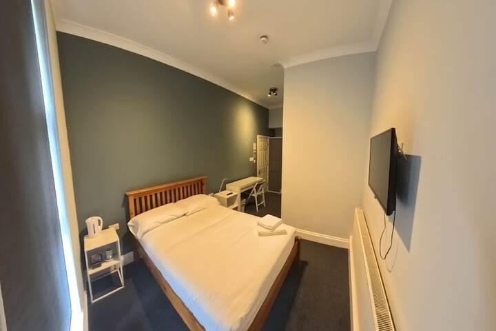 Room 8 of 24