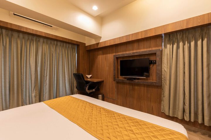 Room 64 of 100