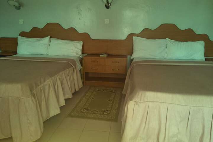 Room 13 of 34