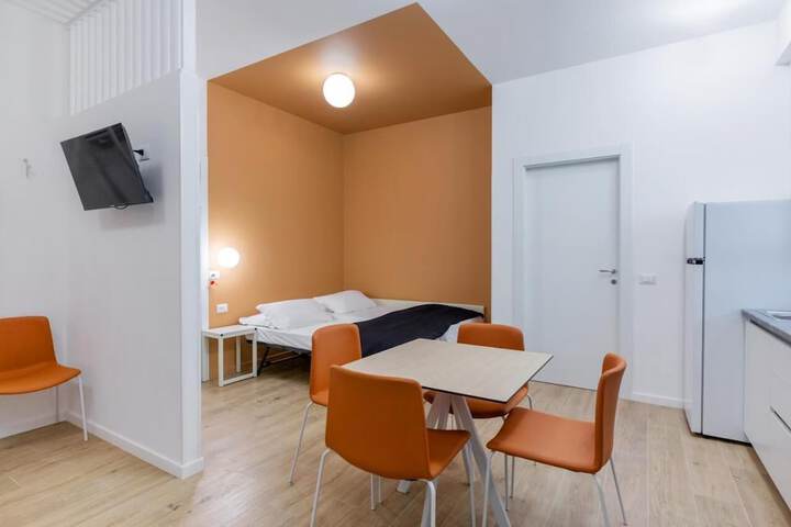 Room 13 of 40
