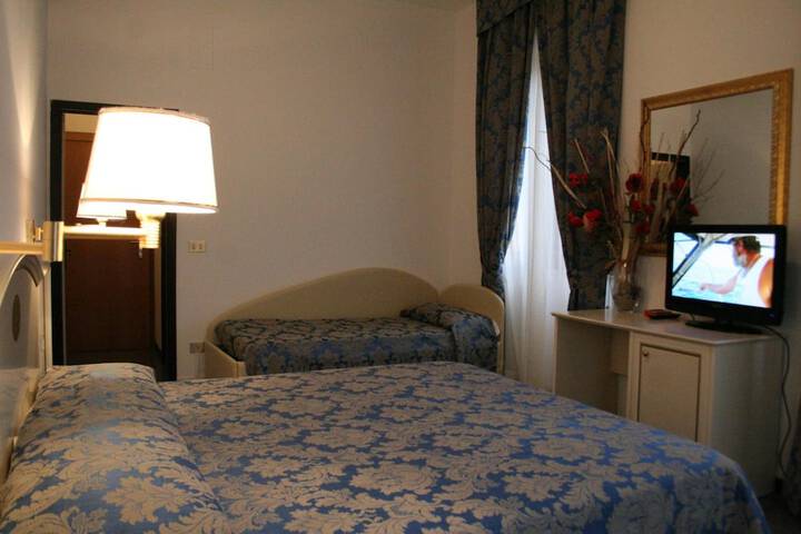Room 14 of 61