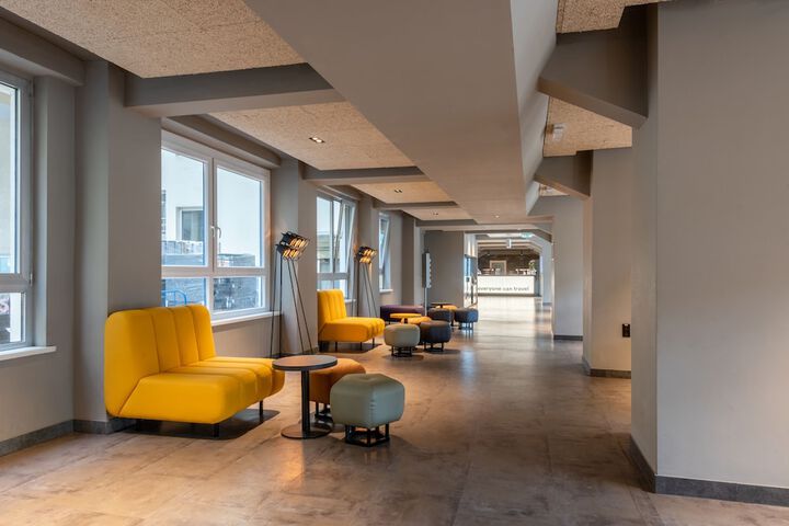 Guest Lobby