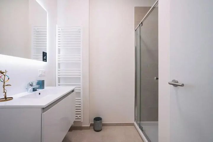 Room 8 of 14