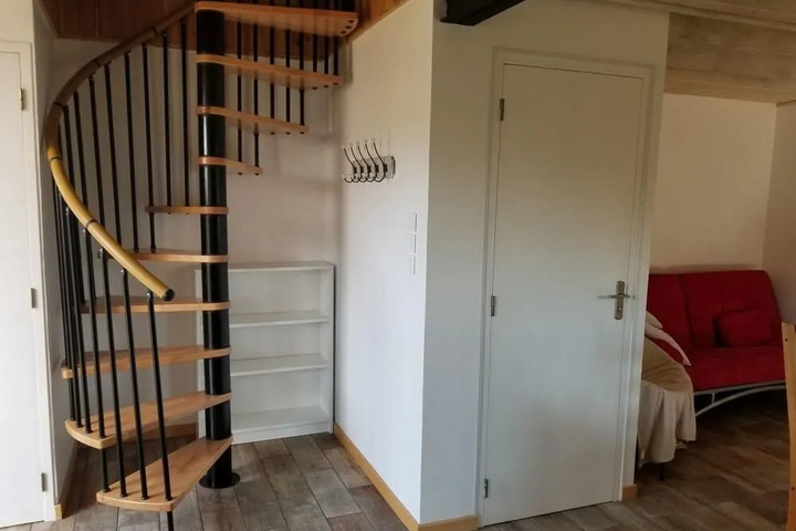 Room 10 of 20