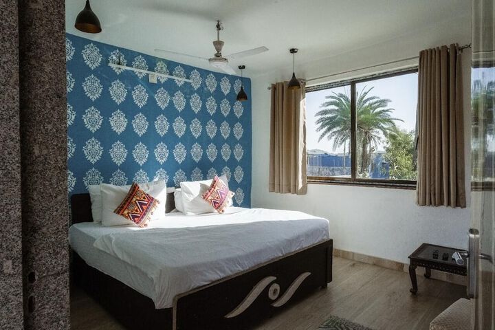 Room 14 of 34