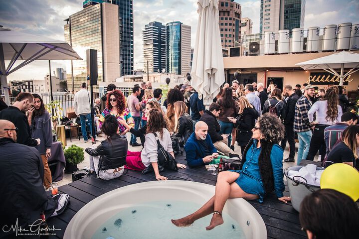 Sundeck 33 of 36