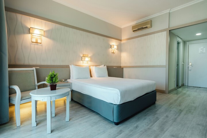 Room 4 of 31