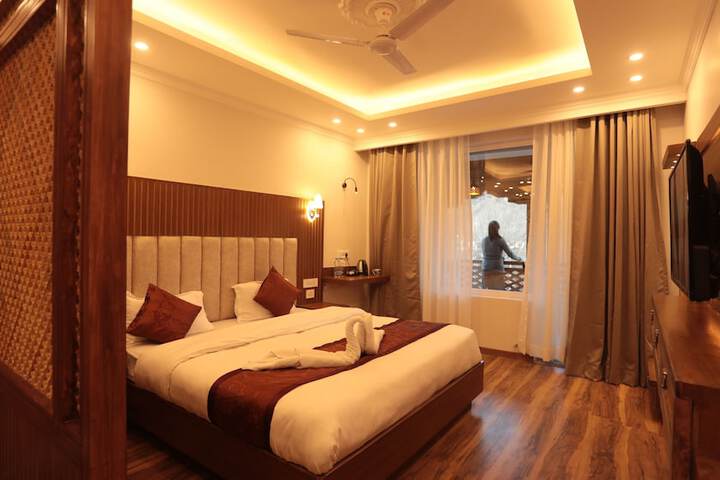 Room 6 of 19